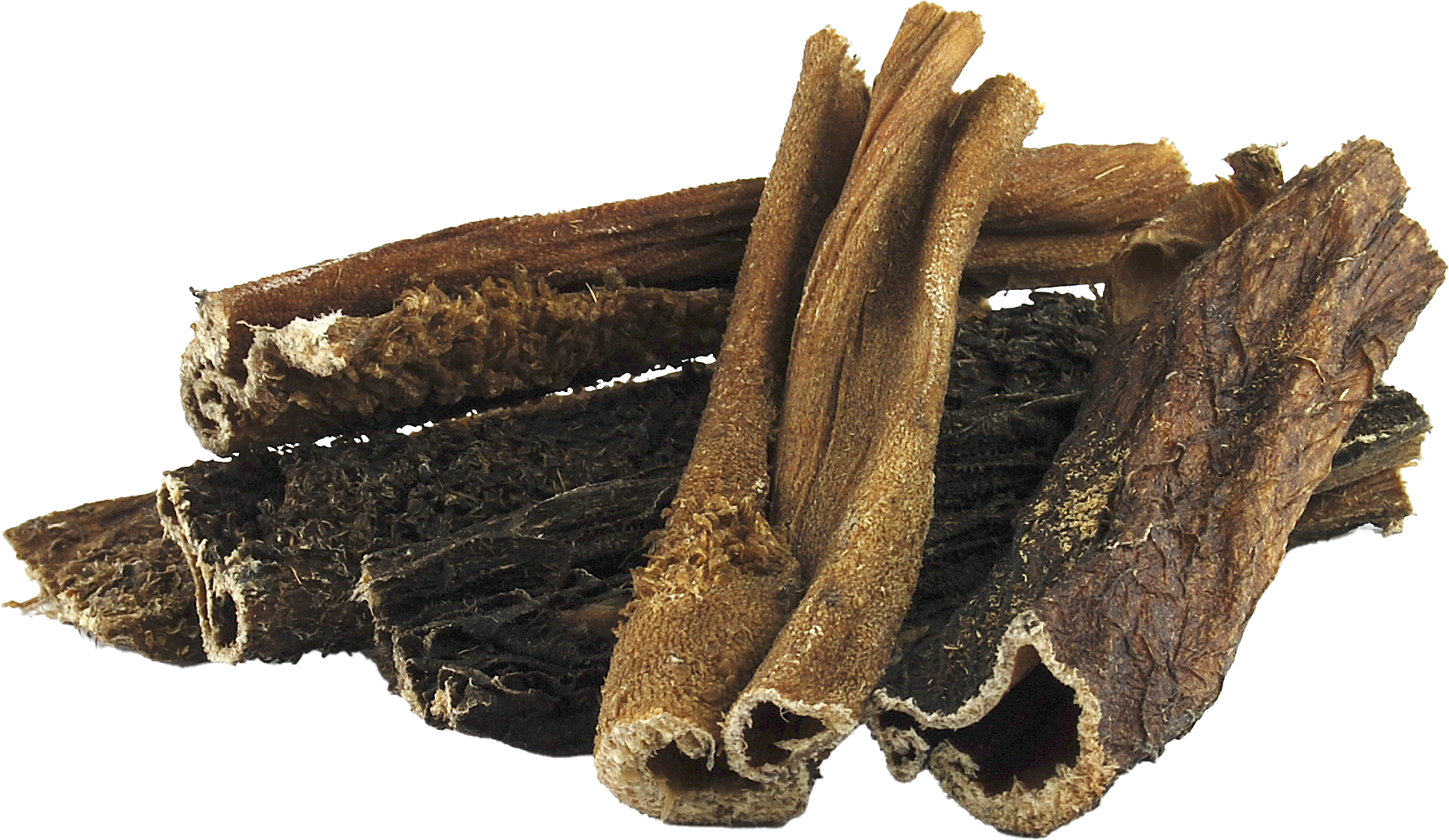 DIBO Rinder-Pansen, 250g-Beutel Mehrere getrocknete Stücke von Rinderpansen auf weißem Hintergrund
